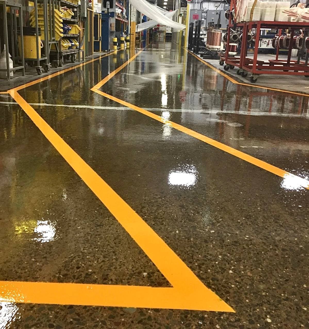 Обеспыливание бетонного пола